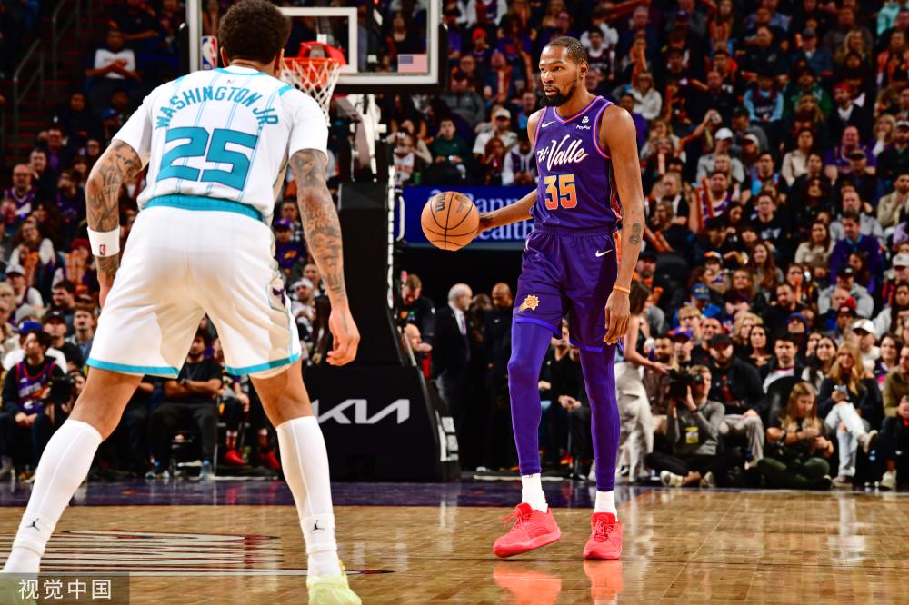 曼晚：预计曼联夏窗会有10人离队，他们想买边锋和替补门将.