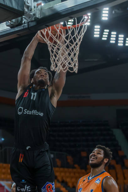 上海海港主帅：武磊确定缺席足协杯决赛新华社.